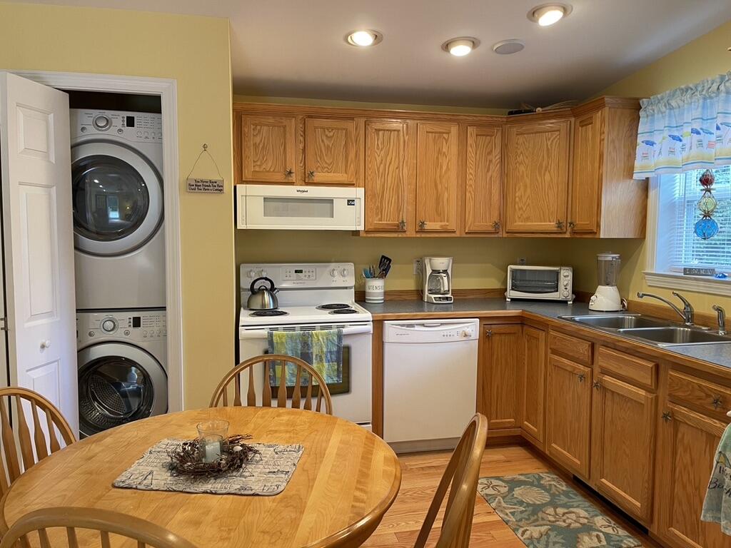 412 Post Road, Unit 279 Wells, ME 04090 - Photo 10 of 32 10 Kitchen