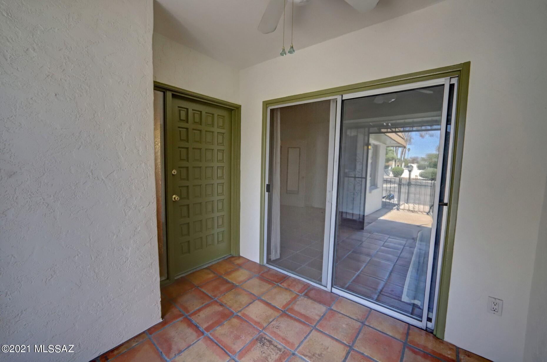 660 East River Road, Unit I Tucson, AZ 85704 - Photo 7 of 37