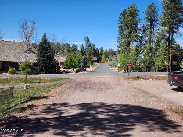 $749,999 | 2700 South Woodland Hills Lane, Pinetop, AZ 85935
