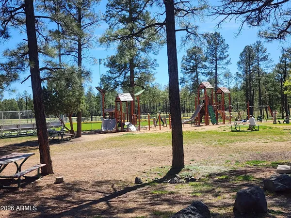 $749,999 | 2700 South Woodland Hills Lane, Pinetop, AZ 85935