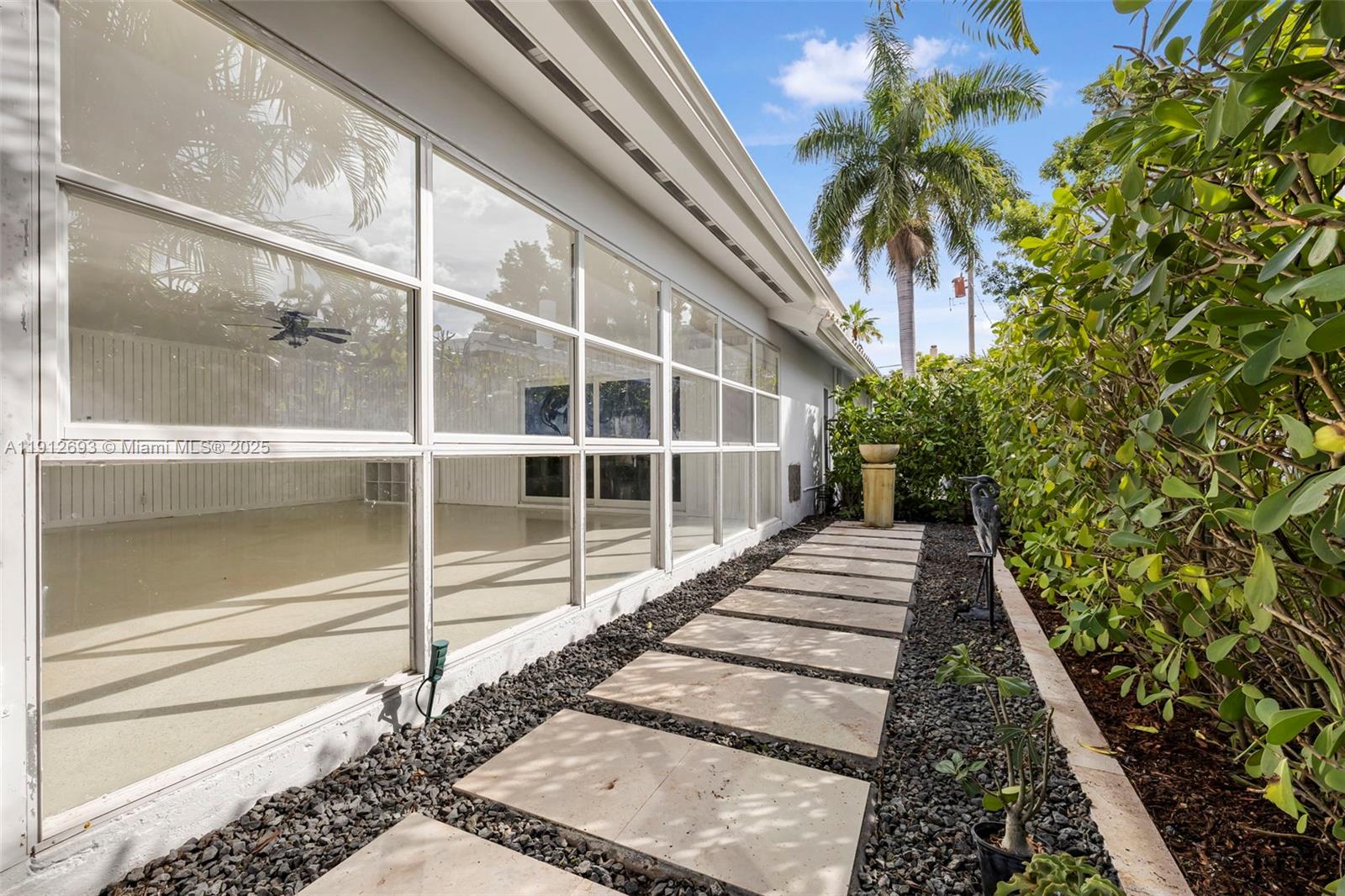 633 Solar Isle Drive Fort Lauderdale, FL 33301 - Photo 25 of 57