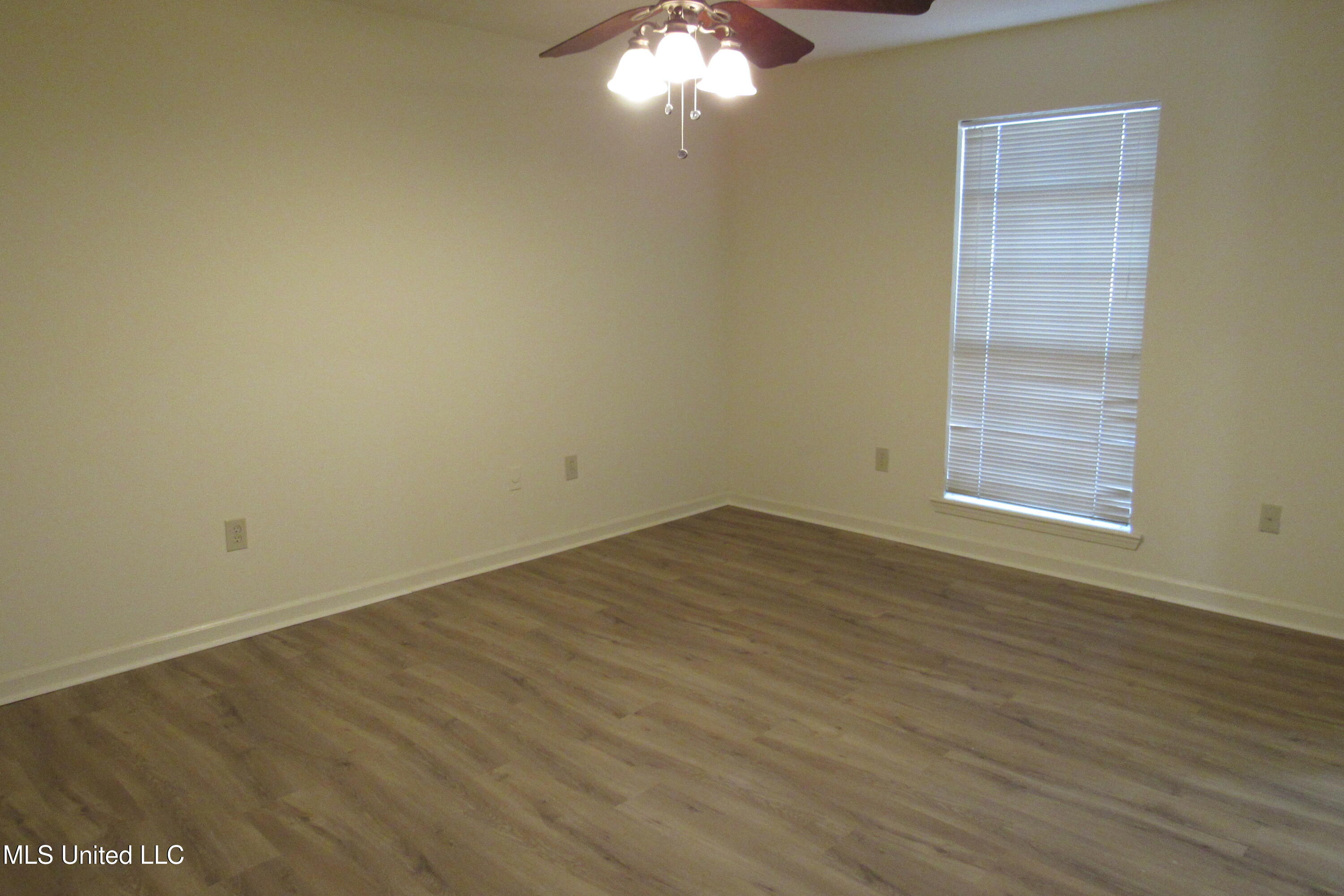 914 Morningside Street, Unit A2 Jackson, MS 39202 - Photo 14 of 17 972428D9-B001-48F1-8389-AD45914FA8B5