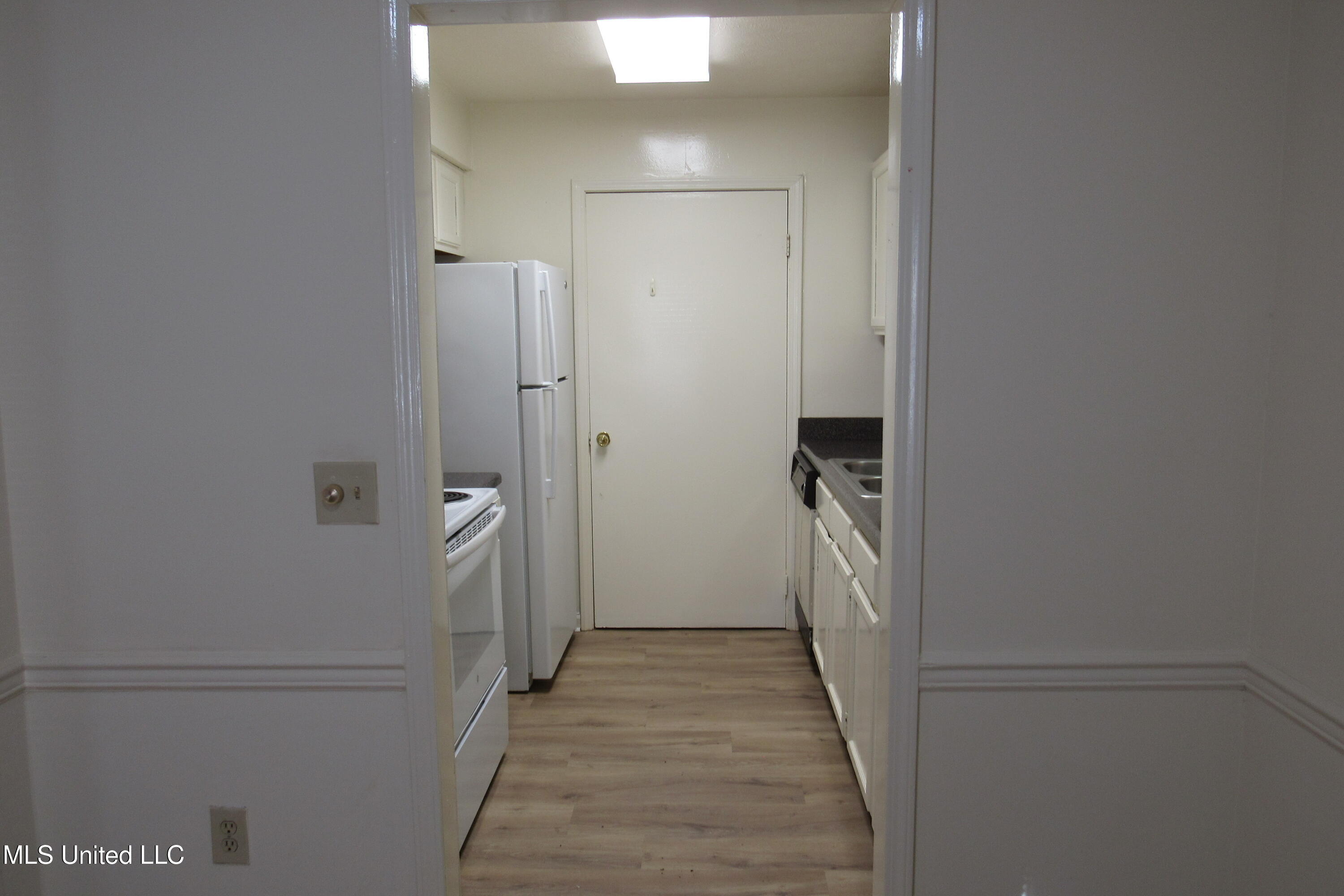 914 Morningside Street, Unit A2 Jackson, MS 39202 - Photo 6 of 17 C167FEE4-514F-4FBE-88DE-91E0446AA8A1