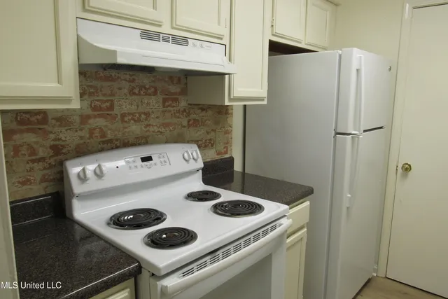 $1,095 | 914 Morningside Street, Unit A2, Jackson, MS 39202