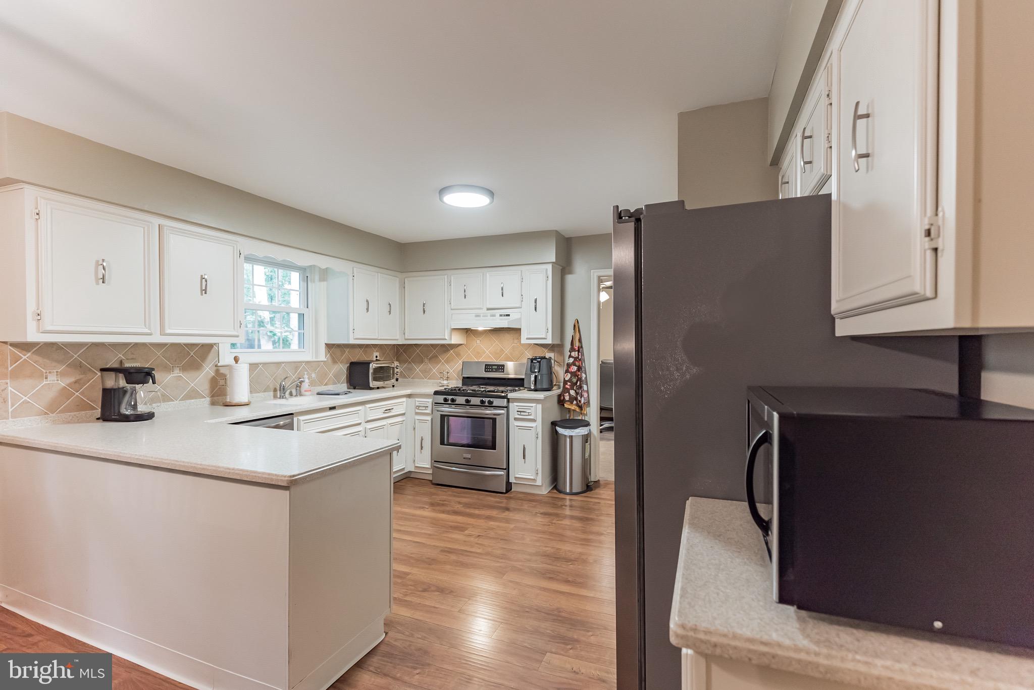 221 Oakshade Road Tabernacle, NJ 08088 - Photo 7 of 30 Nice Bright Kitchen