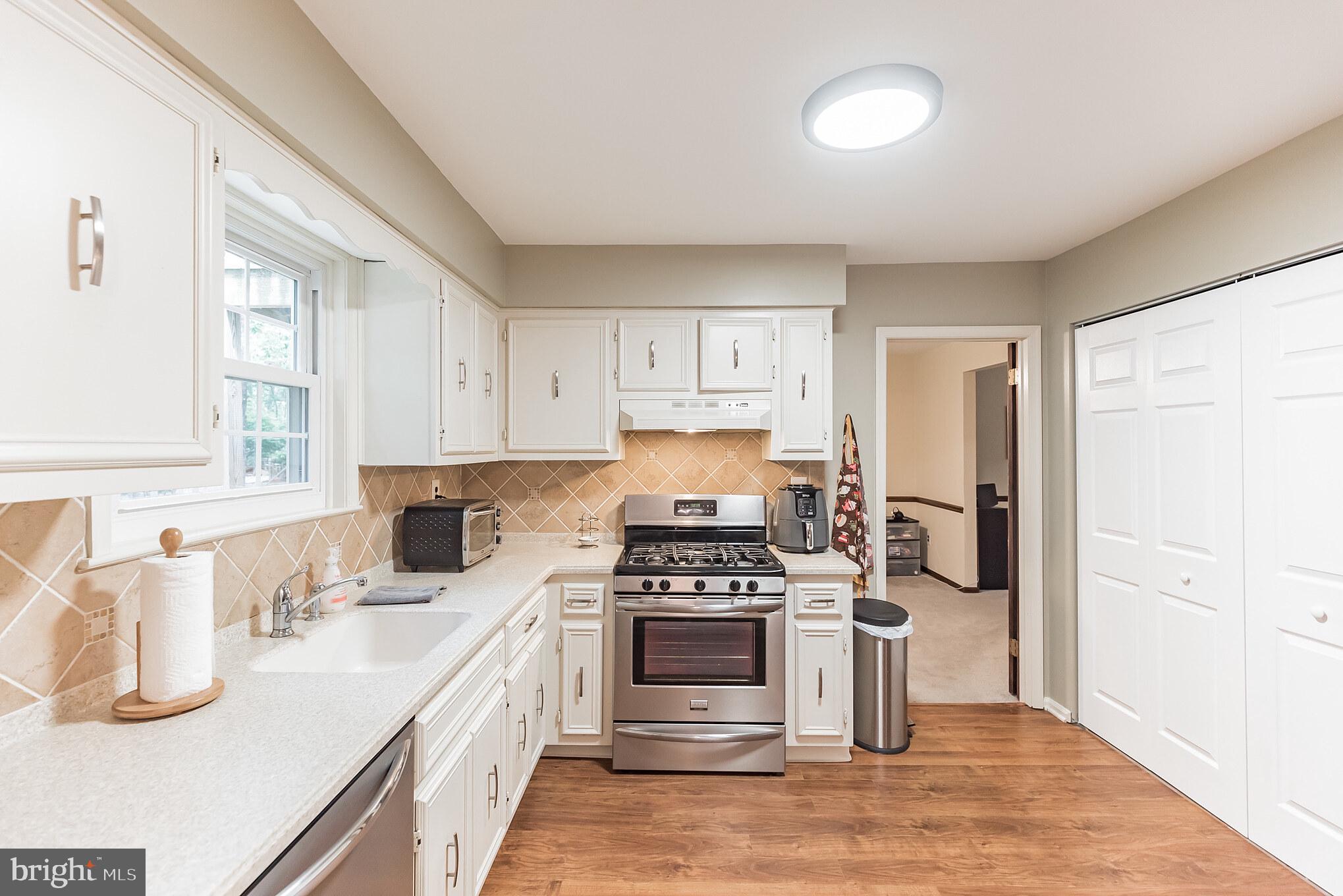 221 Oakshade Road Tabernacle, NJ 08088 - Photo 10 of 30 Stainless Appliances w/Gas Cooking