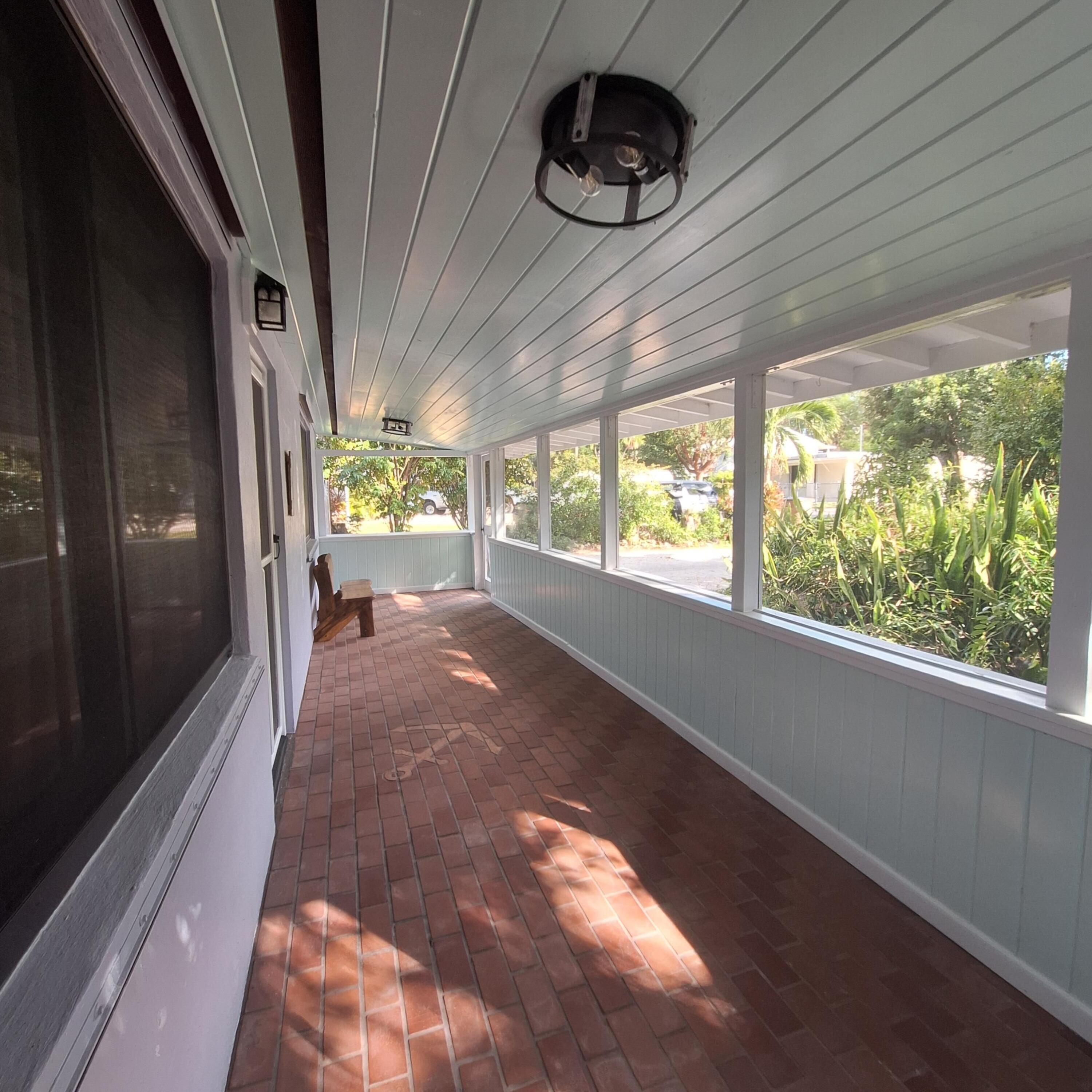 27 Pompano Avenue Key Largo, FL 33037 - Photo 6 of 25 a view of an entryway