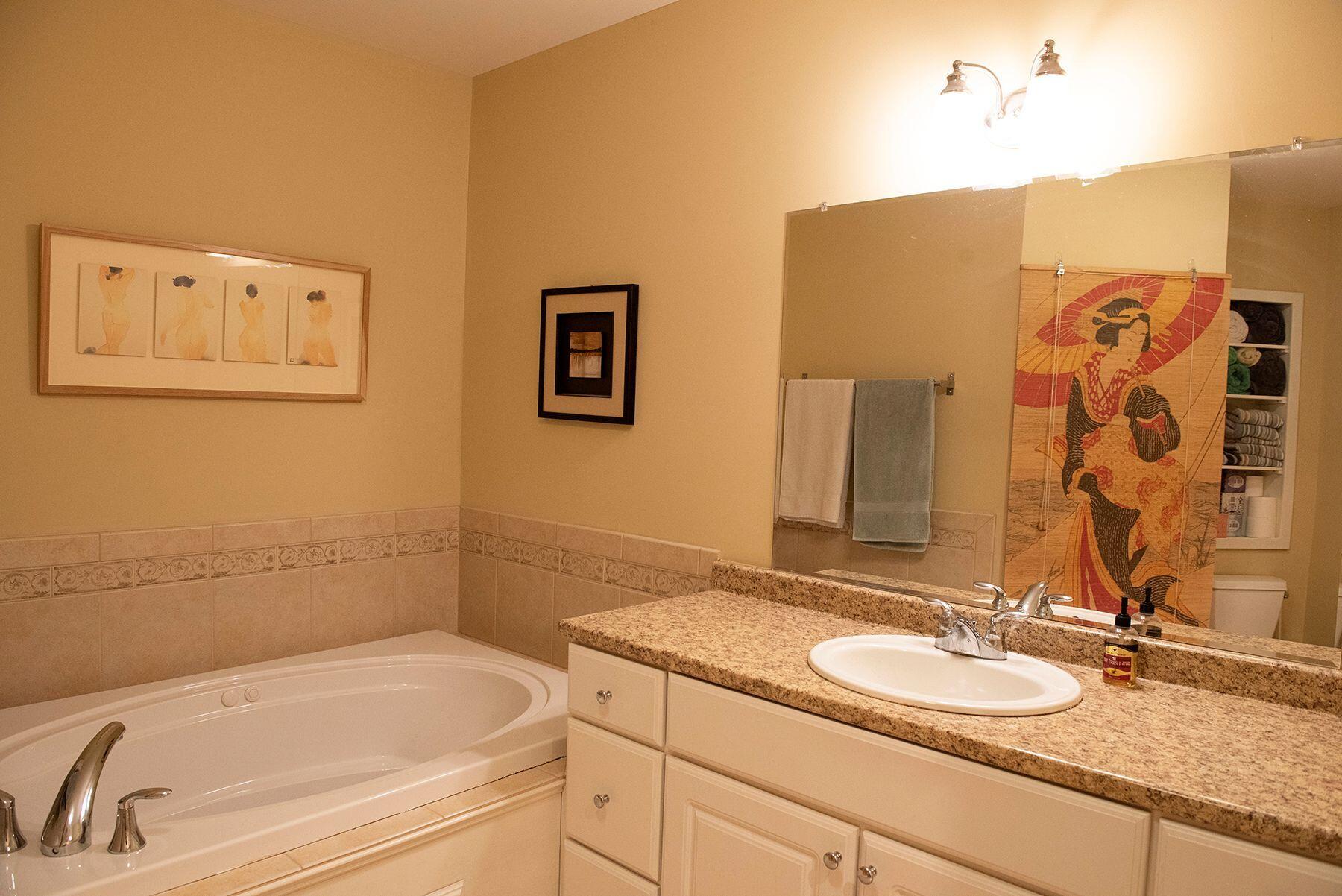 100 Shepard's Cove Road, Unit H104 Kittery, ME 03904 - Photo 13 of 14 Master bath