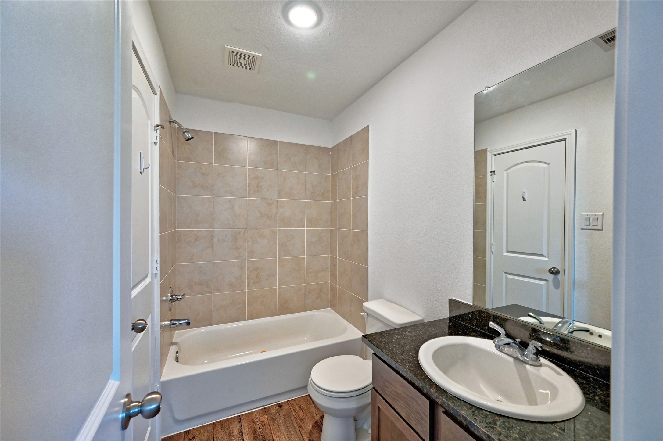 16623 Colleen Place Conroe, TX 77306 - Photo 24 of 44 Bathroom upstairs.
