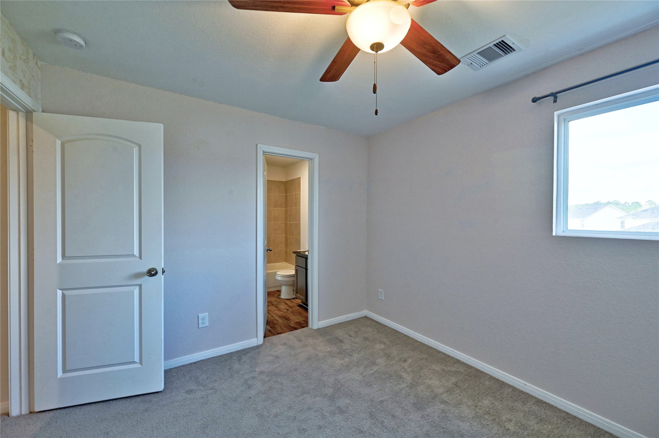 16623 Colleen Place Conroe, TX 77306 - Photo 26 of 44 Secondary bedroom #2 upstairs.