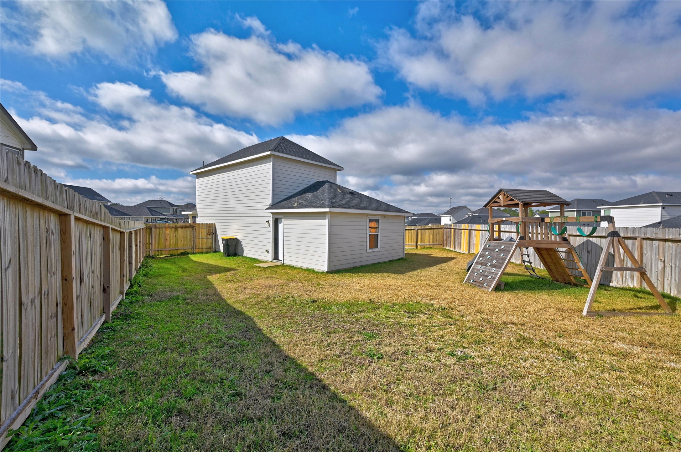 16623 Colleen Place Conroe, TX 77306 - Photo 30 of 44 Large back yard.