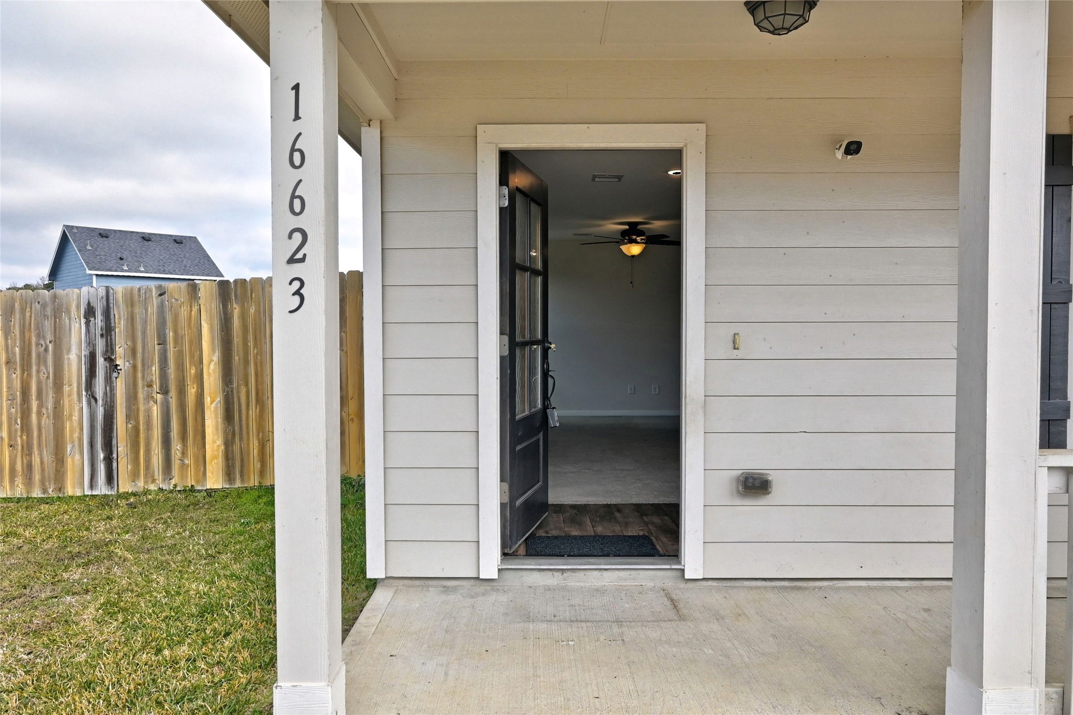 16623 Colleen Place Conroe, TX 77306 - Photo 8 of 44