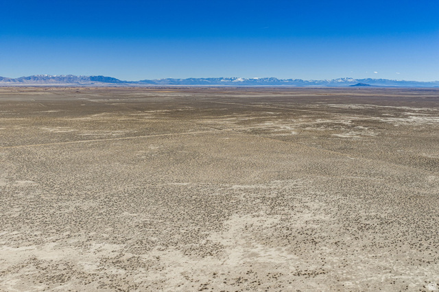 4629-4 4629-4 Delta, UT 84624 - Photo 6 of 15 Mountain view with a desert landscape and rural landscape