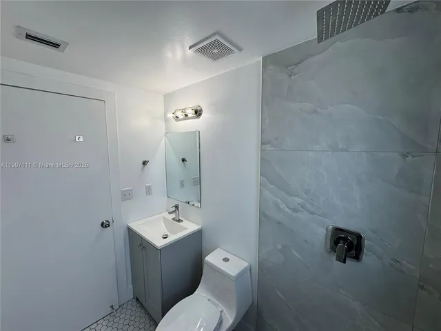 $1,600 | 1971 Northwest 2nd Court, Unit 7, Miami, FL 33136