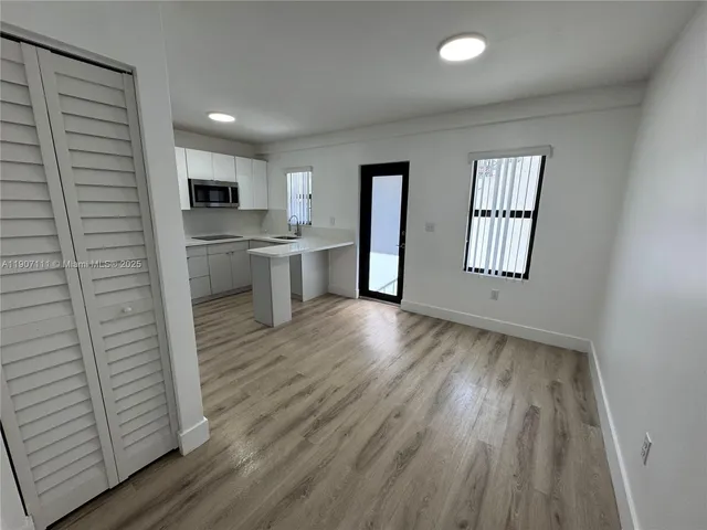 $1,600 | 1971 Northwest 2nd Court, Unit 7, Miami, FL 33136