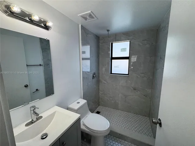 $1,600 | 1971 Northwest 2nd Court, Unit 7, Miami, FL 33136