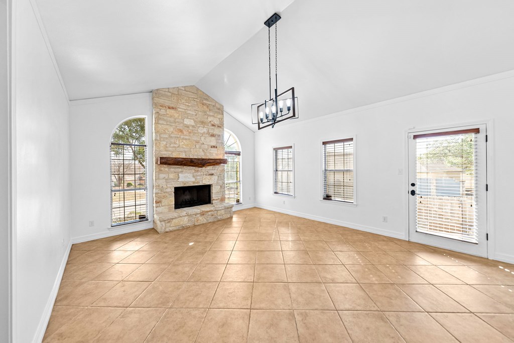 144 St Andrews Loop Kerrville, TX 78028 - Photo 3 of 64