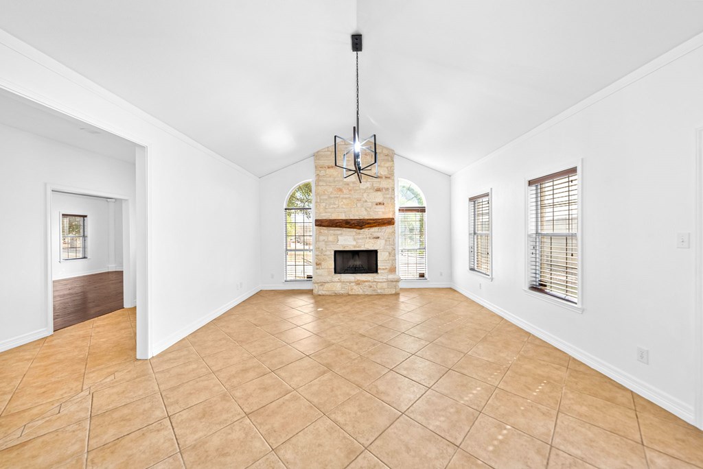 144 St Andrews Loop Kerrville, TX 78028 - Photo 4 of 64