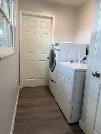 $2,400 | 4030 Asbury Place, Sarasota, FL 34233