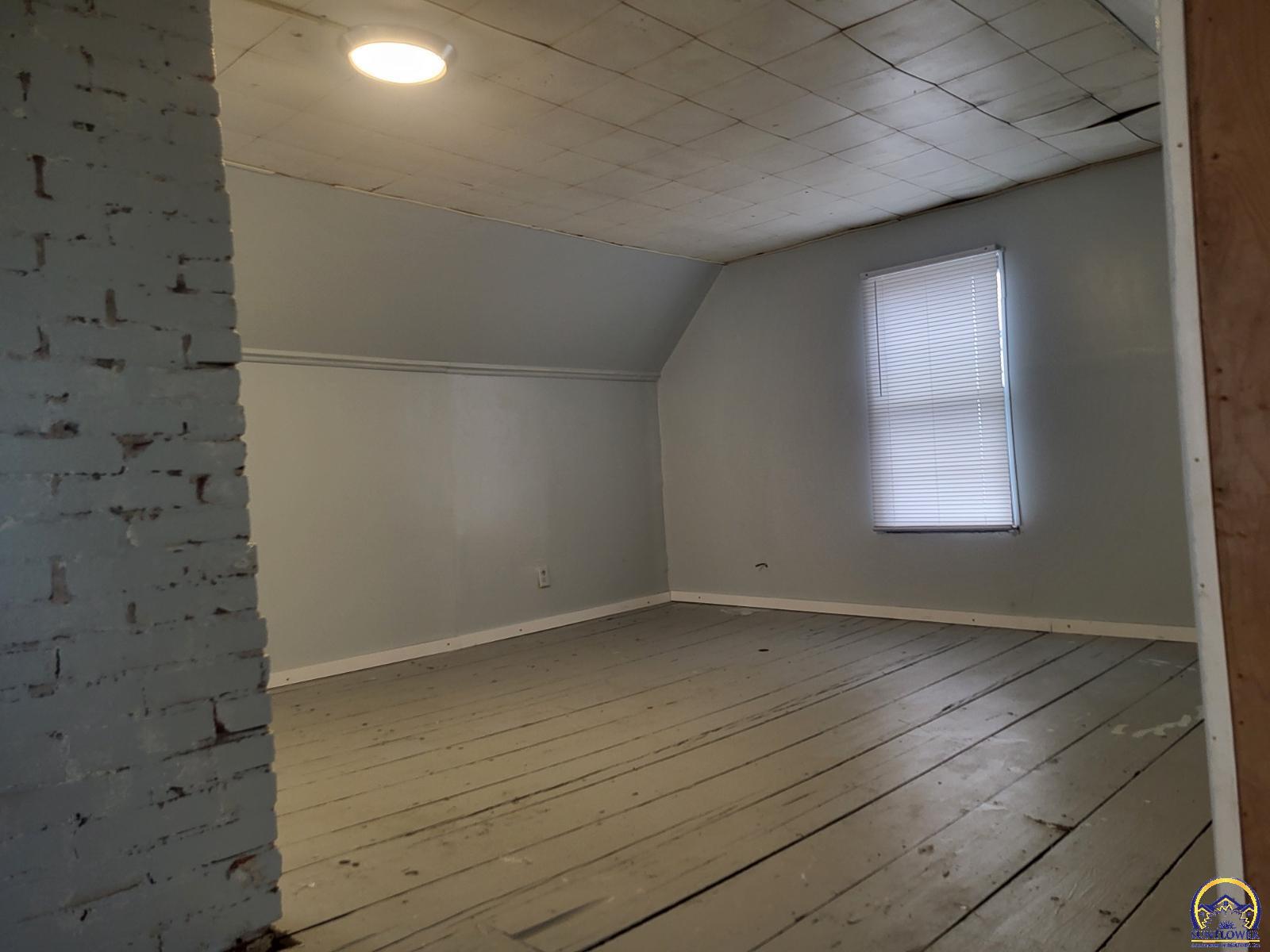 1335 Southwest Lincoln Street Topeka, KS 66604 - Photo 12 of 13