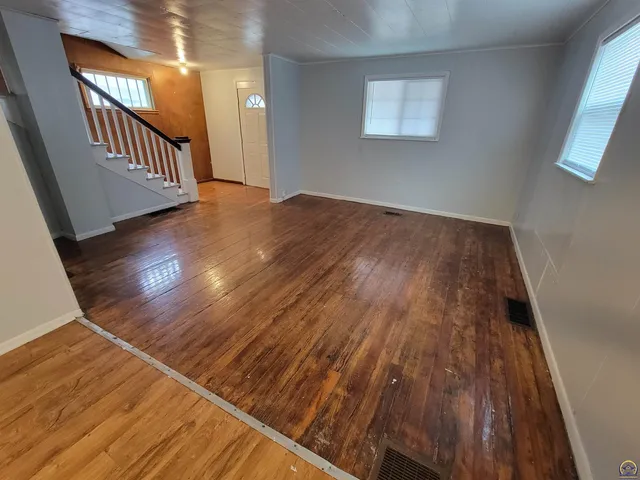 $59,900 | 1335 Southwest Lincoln Street, Topeka, KS 66604