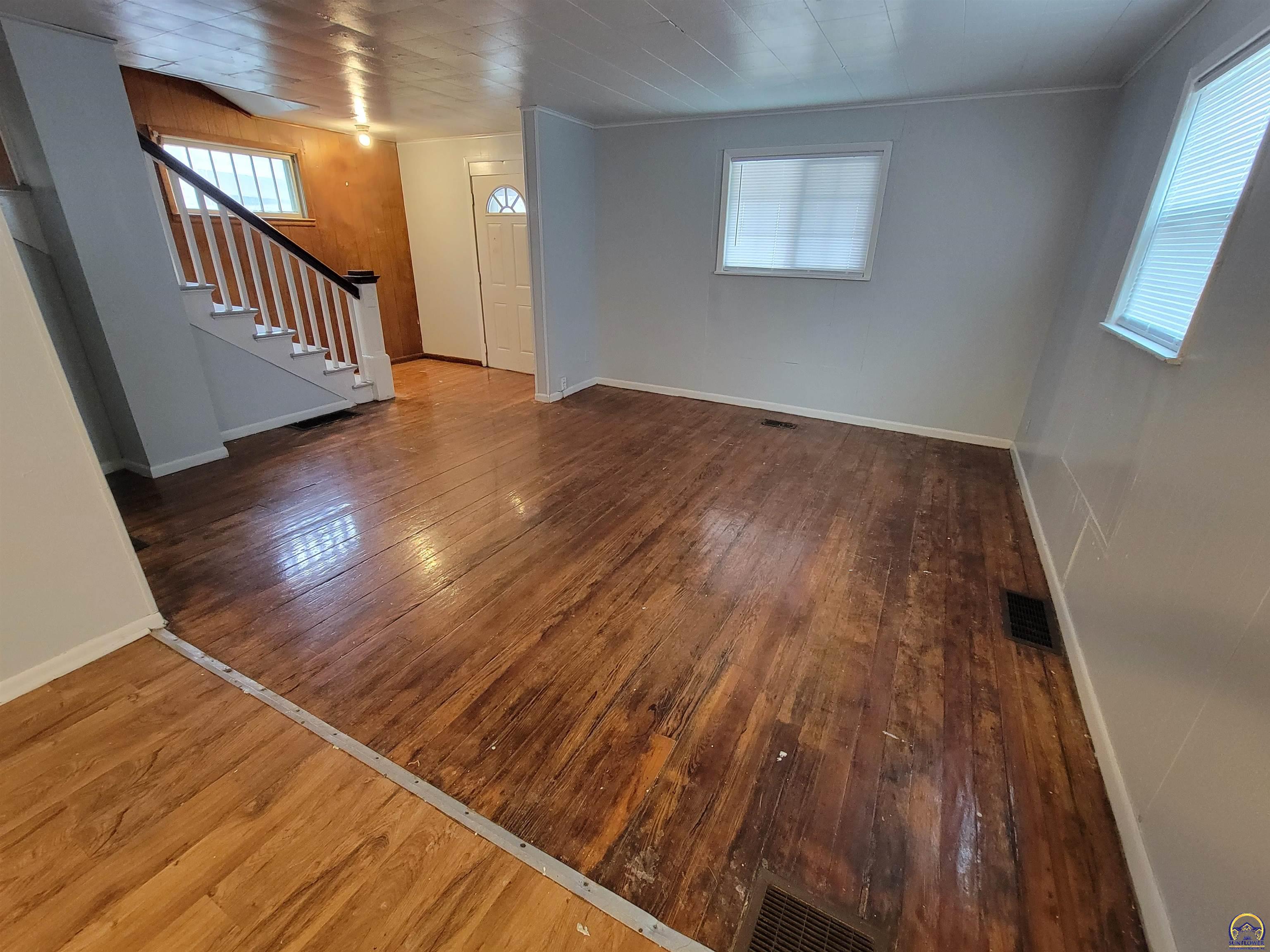 1335 Southwest Lincoln Street Topeka, KS 66604 - Photo 2 of 13