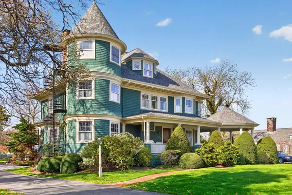 $2,995,000 | 528 Main Street, Unit 2 3 4, Harwich Port, MA 02646