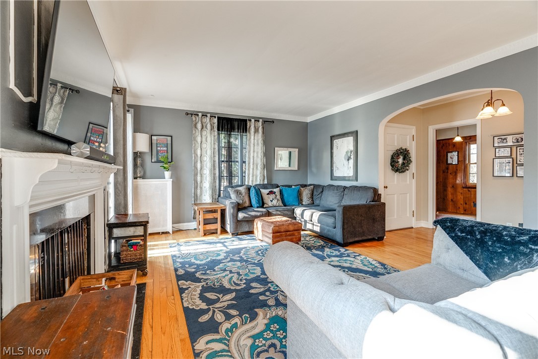 2199 Edgerton Road Cleveland, OH 44118 - Photo 4 of 25 Gallery Image 4