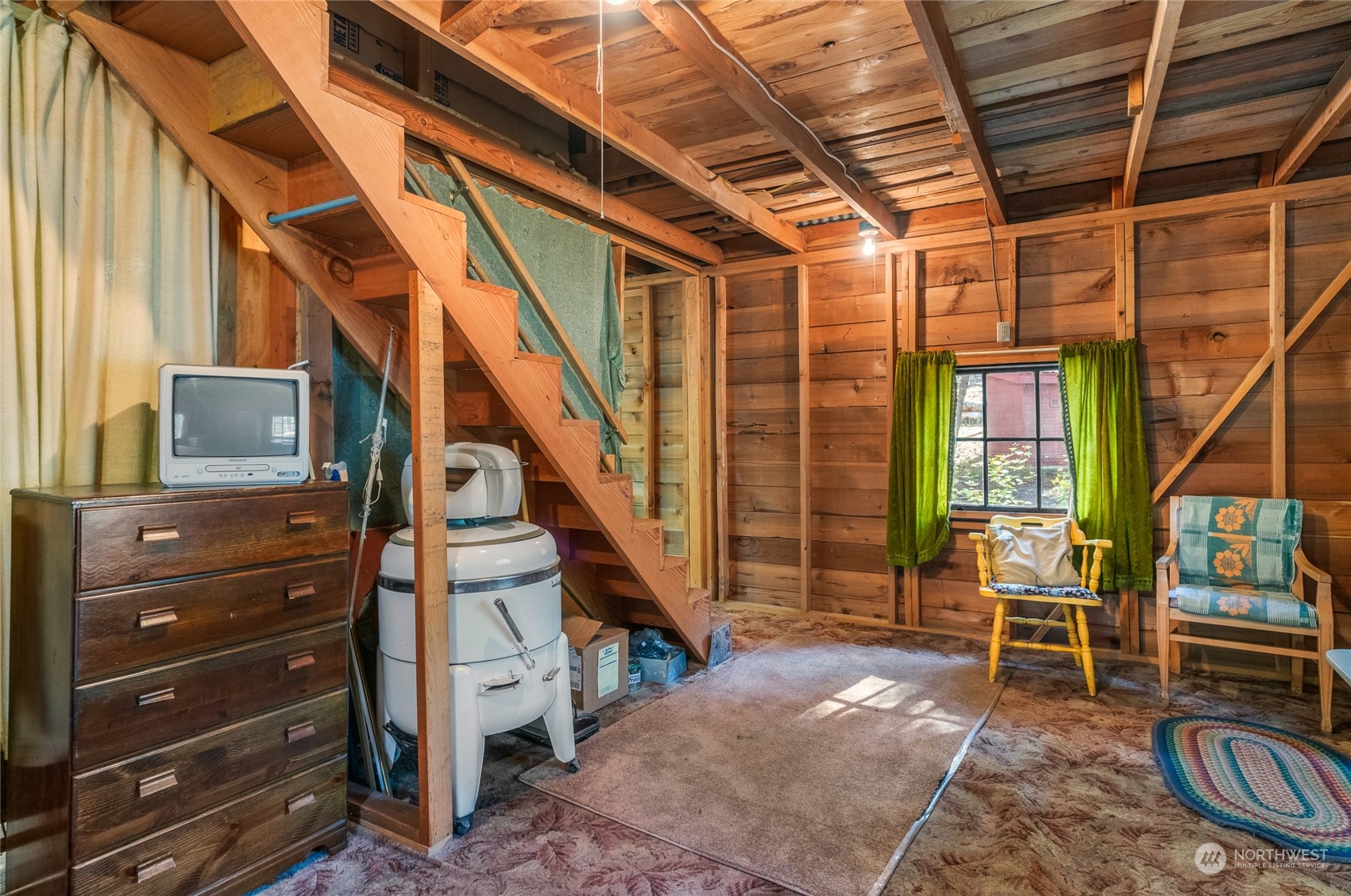 15231 Cedar Brae Road Leavenworth, WA 98826 - Photo 12 of 24 a view of entryway and hall with wooden floor