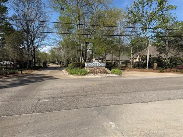 $235,000 | 211 Tallowwood Drive South, Covington, LA 70433