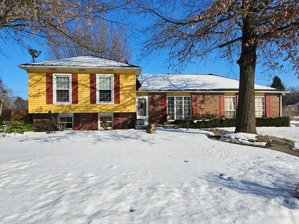 $299,000 | 1541 Fox Point Drive, Chesterton, IN 46304