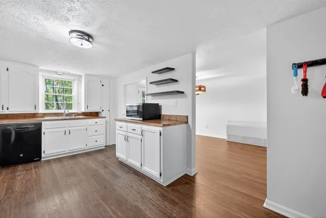 $230,000 | 256 Robin Hood Ln N East, Fairmount, GA 30139