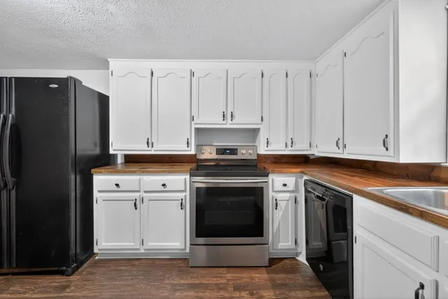 $230,000 | 256 Robin Hood Ln N East, Fairmount, GA 30139