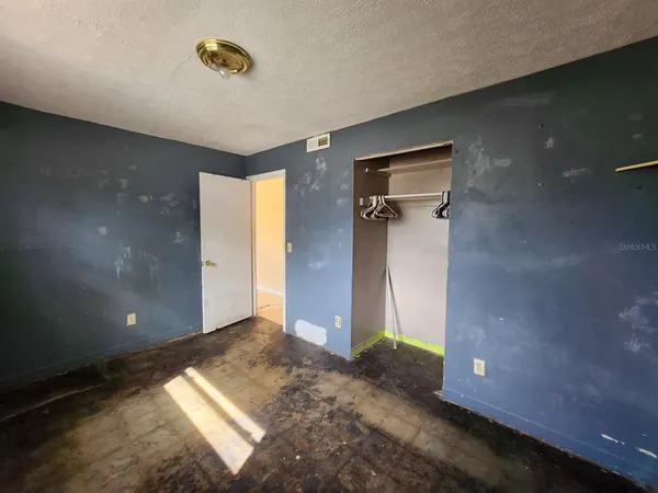 $179,000 | 910 Emerald Drive, Mount Dora, FL 32757