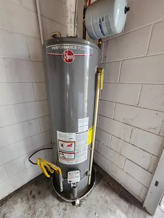 $179,000 | 910 Emerald Drive, Mount Dora, FL 32757