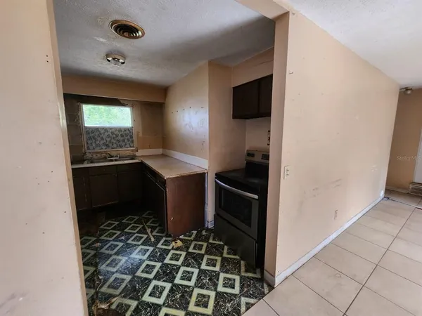 $179,000 | 910 Emerald Drive, Mount Dora, FL 32757