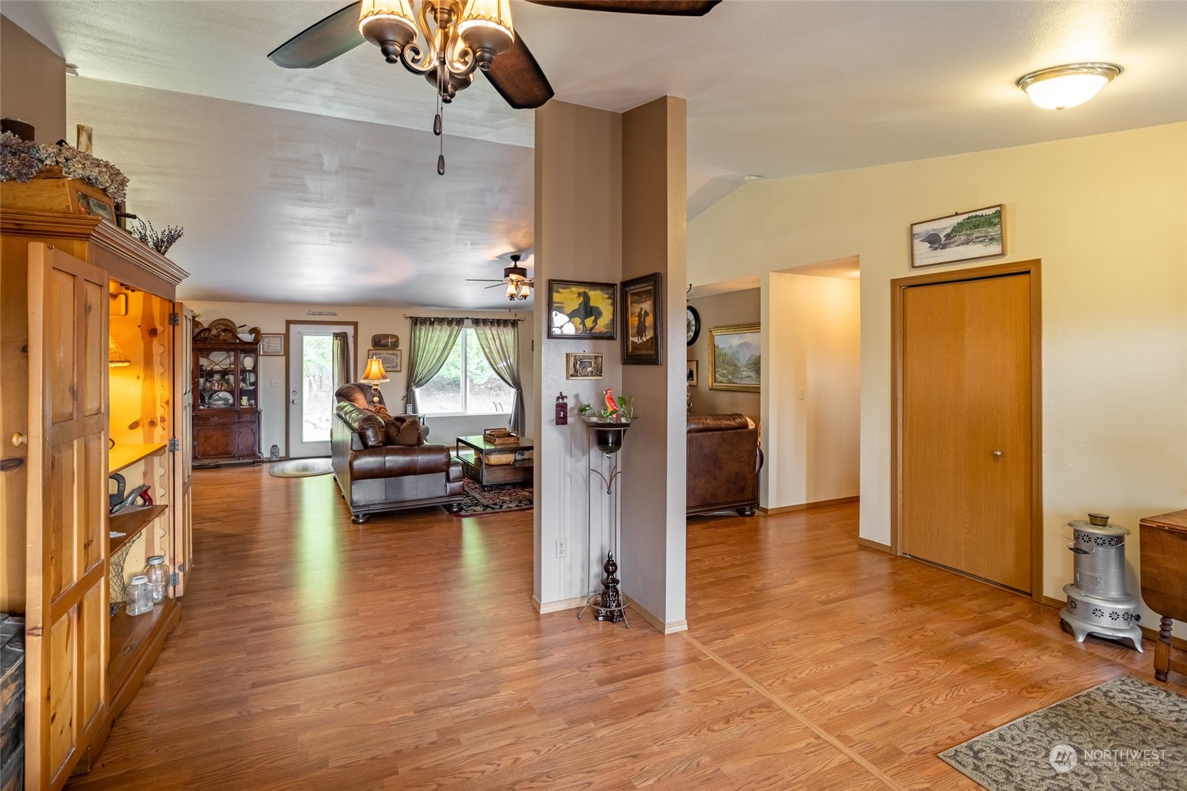 526 Haywire Road Napavine, WA 98532 - Photo 16 of 40 a view of a living room and kitchen view