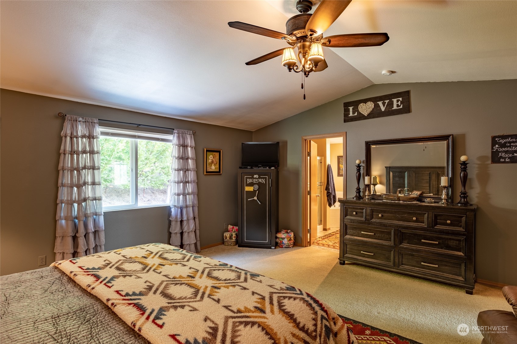 526 Haywire Road Napavine, WA 98532 - Photo 25 of 40 a bedroom with a bed and a dresser