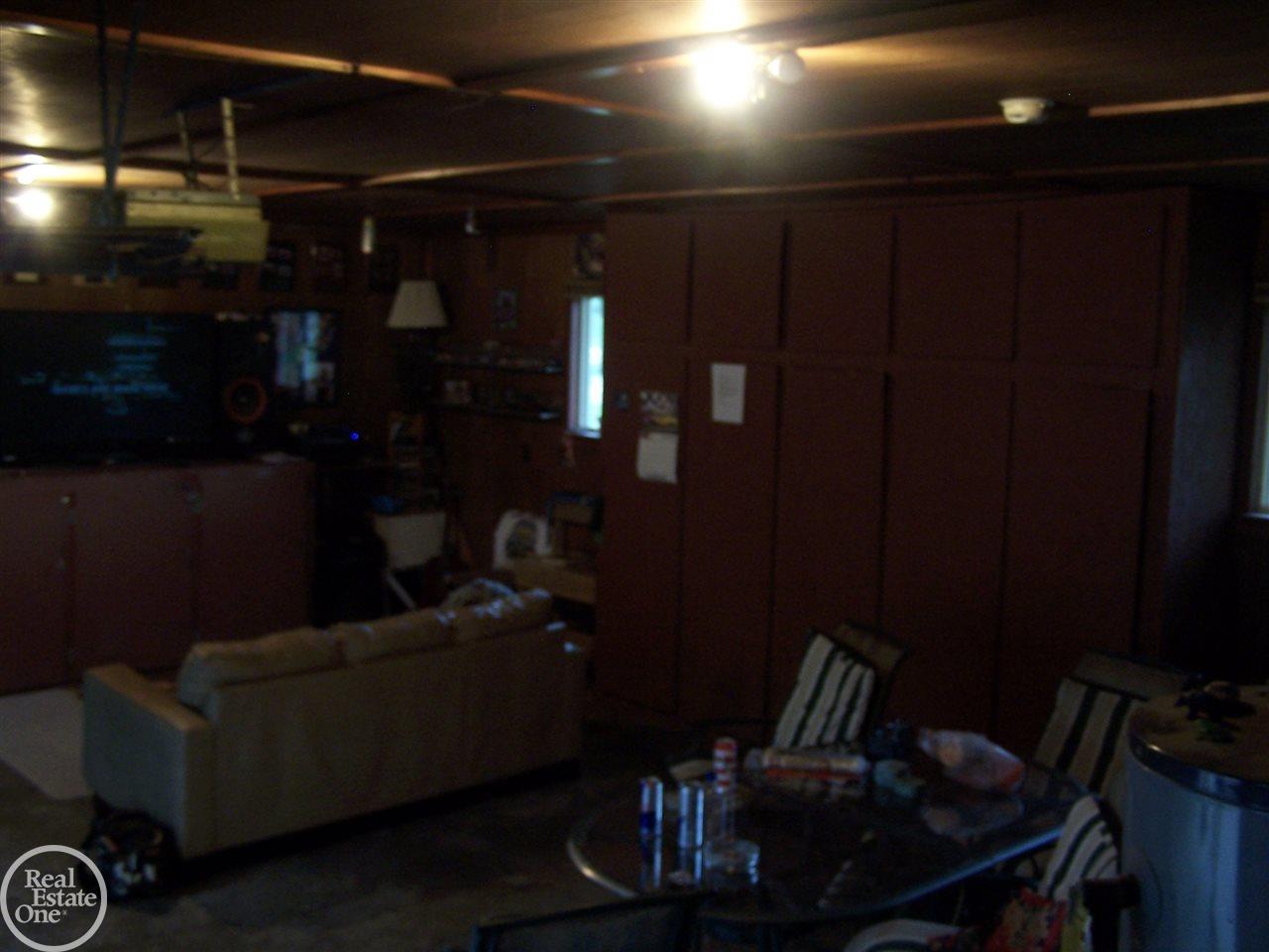 65160 Romeo Plank Road Ray, MI 48096 - Photo 16 of 46