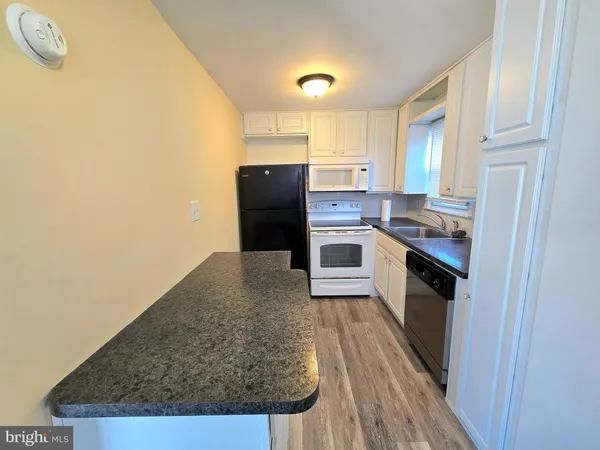 $1,500 | 123 Dartmouth Avenue, Somerdale, NJ 08083