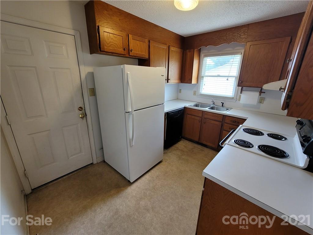 3956 Herman Sipe Road Conover, NC 28613 - Photo 4 of 13 Gallery Image 4