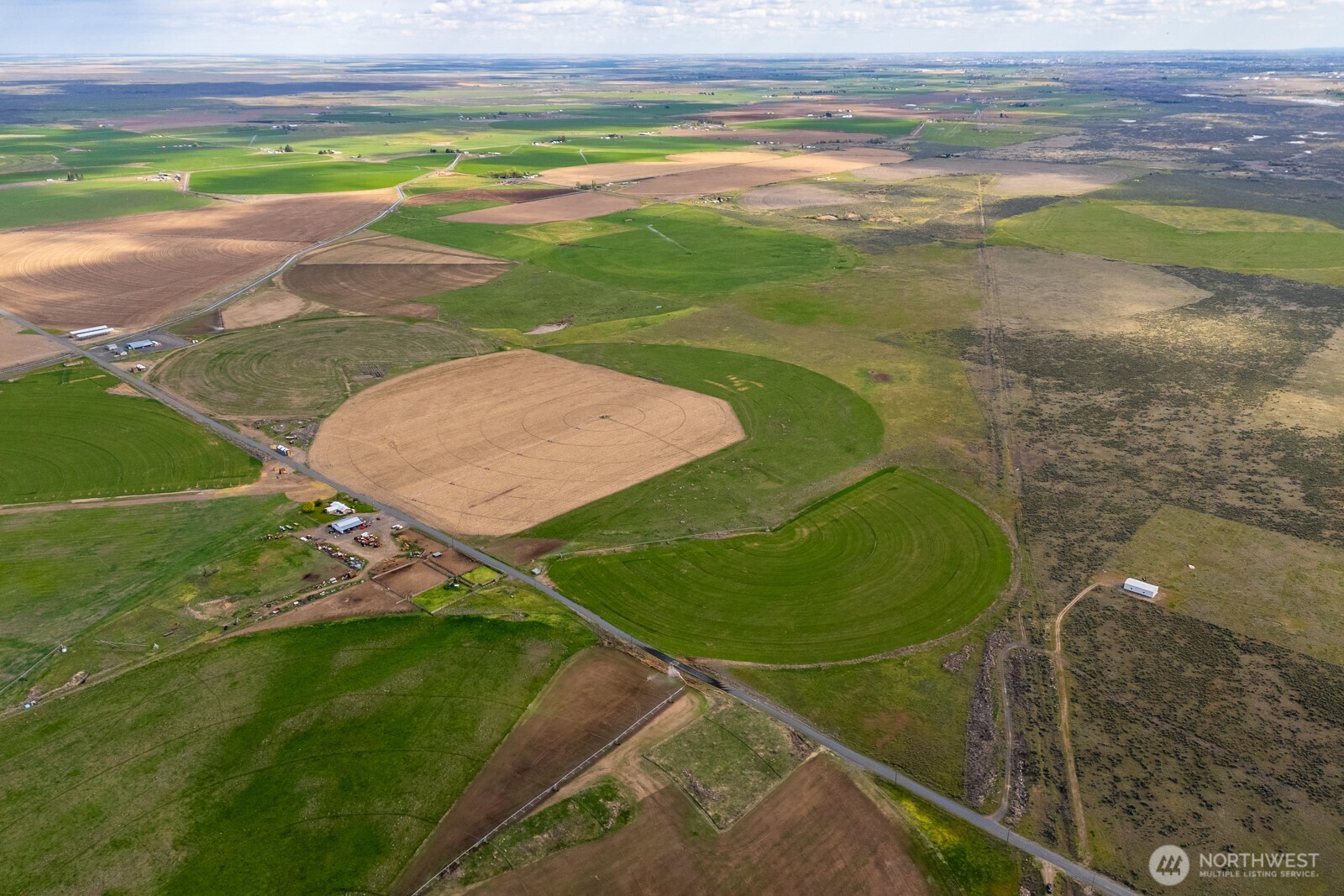 10701 12 Road Northeast Moses Lake, WA 98837 - Photo 22 of 33 a view of a tennis court