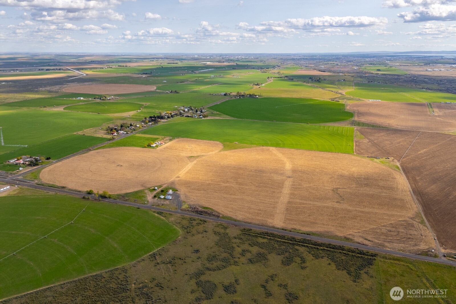 10701 12 Road Northeast Moses Lake, WA 98837 - Photo 29 of 33 a view of an outdoor space and a lake view