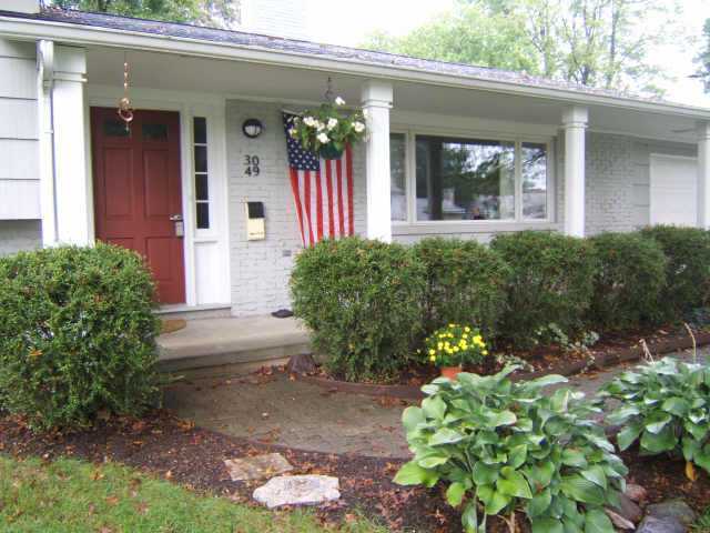 3049 Edgefield Road Columbus, OH 43221 - Photo 2 of 9