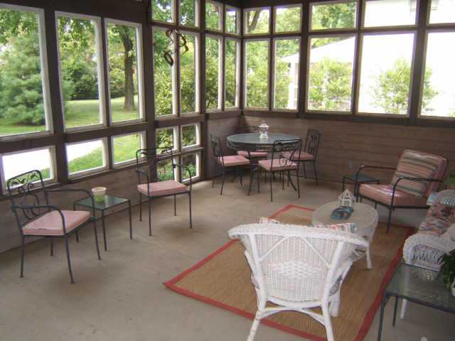 3049 Edgefield Road Columbus, OH 43221 - Photo 4 of 9