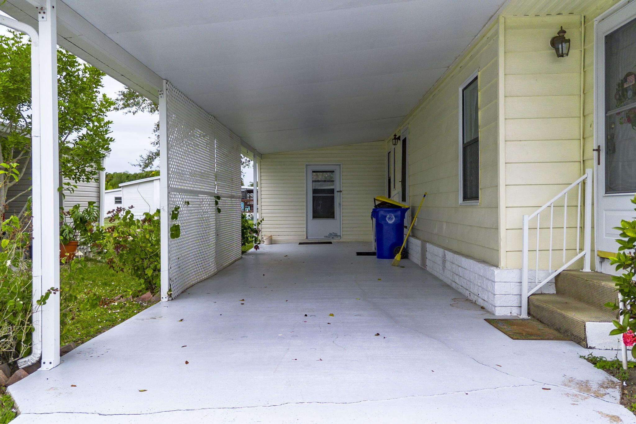2791 Southwest Pontiac Place Stuart, FL 34997 - Photo 3 of 58 100-web-or-mls-iPixx_10_68