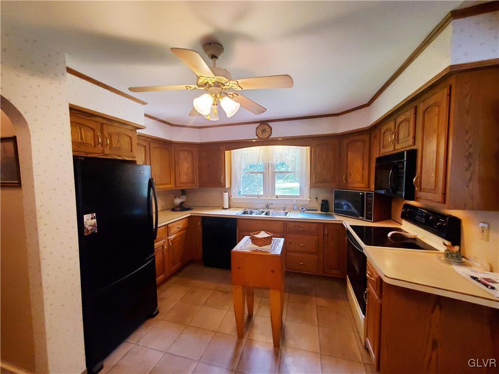 1886 Minesite Road Allentown, PA 18103 - Photo 3 of 24 Gallery Image 3