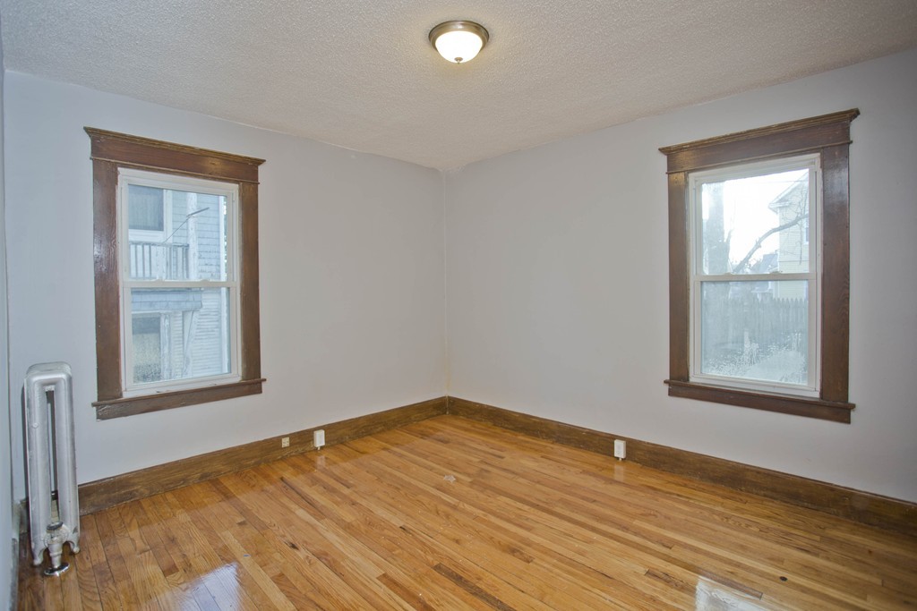 8-10 Braddock Street Springfield, MA 01109 - Photo 14 of 17 Gallery Image 14