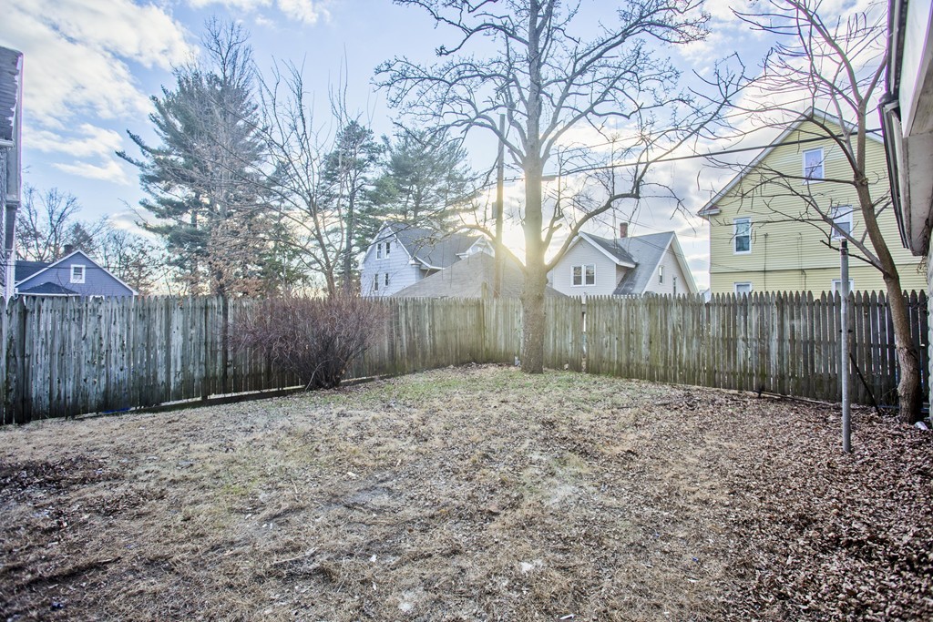 8-10 Braddock Street Springfield, MA 01109 - Photo 16 of 17 Gallery Image 16