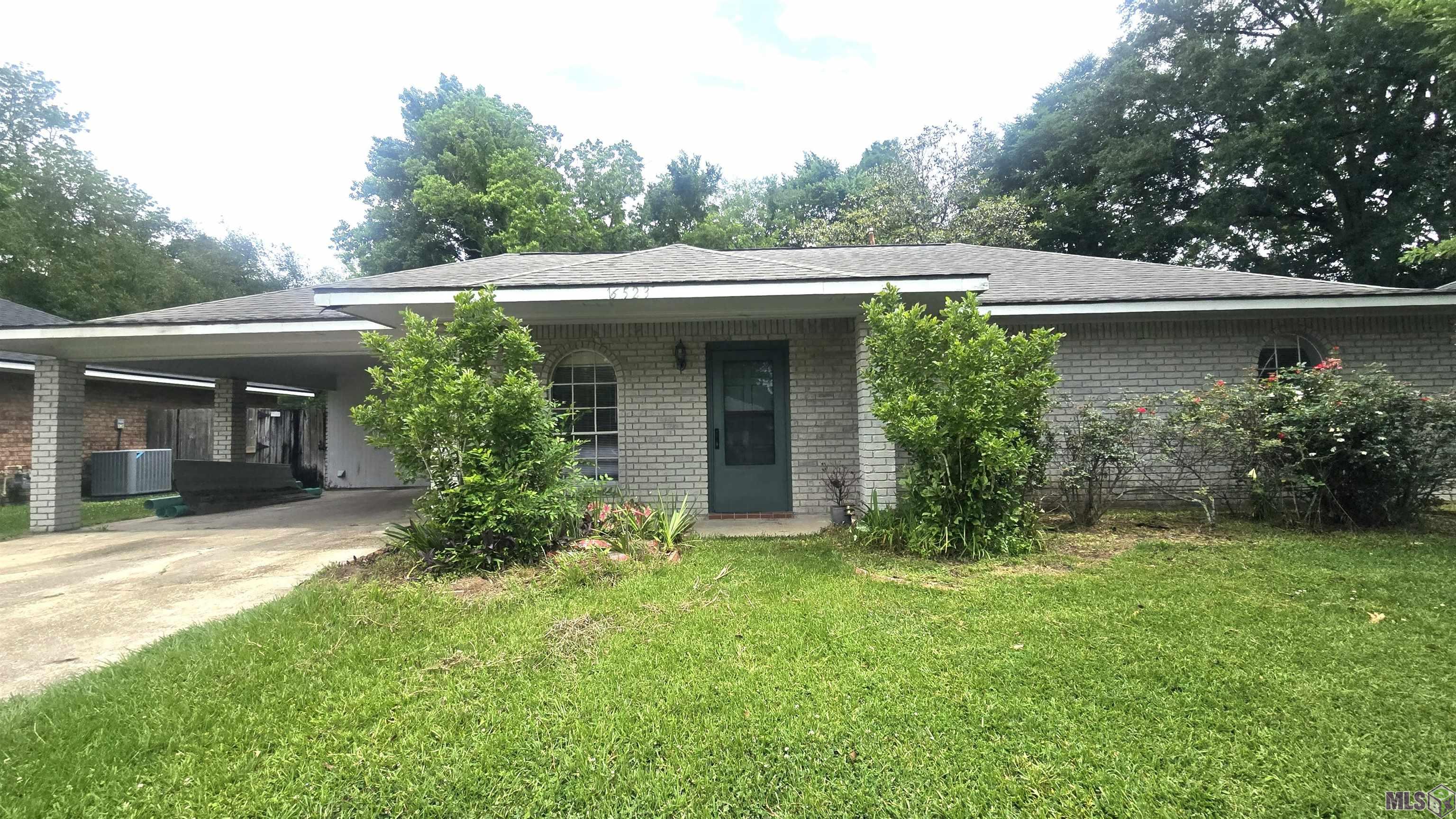 16523 Batavia Avenue St. George, LA 70817 - Photo 2 of 24